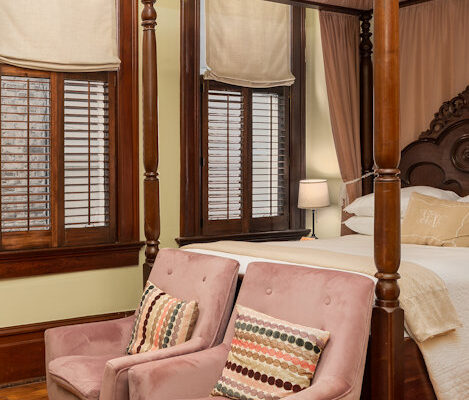 The Magnolia Guest Room at the Grand Victorian Bed and Breakfast - New Orleans - #22a