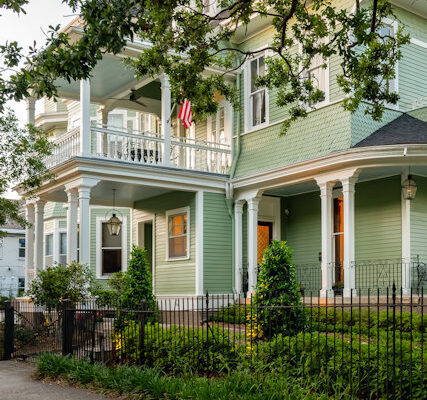 Plan Your New Orleans Honeymoon at Grand Victorian Bed and Breakfast